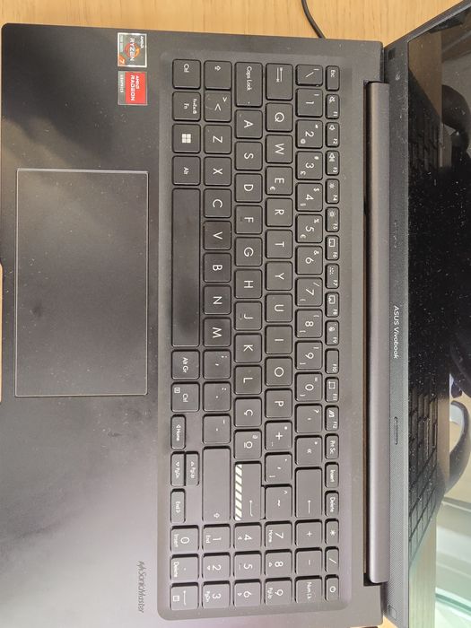 Portátil Asus VivoBook 15.6 OLED QHD 16GB 1TB