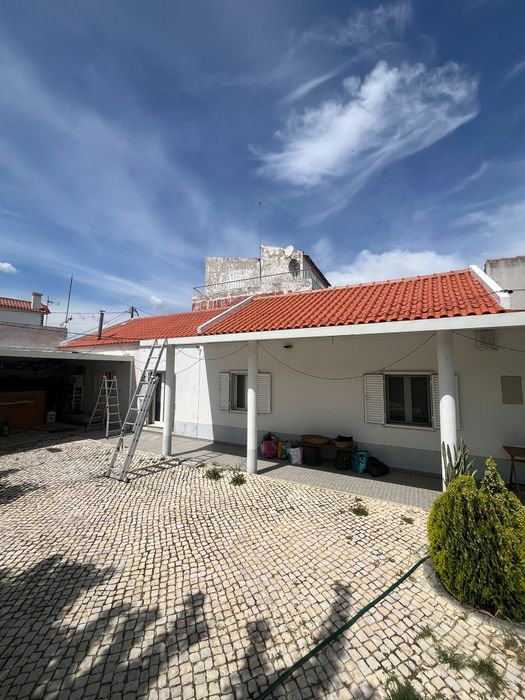 Limpeza de telhados / montagem de telhados / renovação de telhados