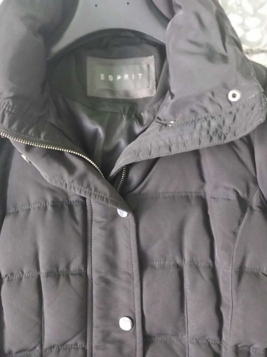 ESPRIT - Piękny puchowy płaszcz z odpinanym kapturem,  rozmiar 34, 70% puch