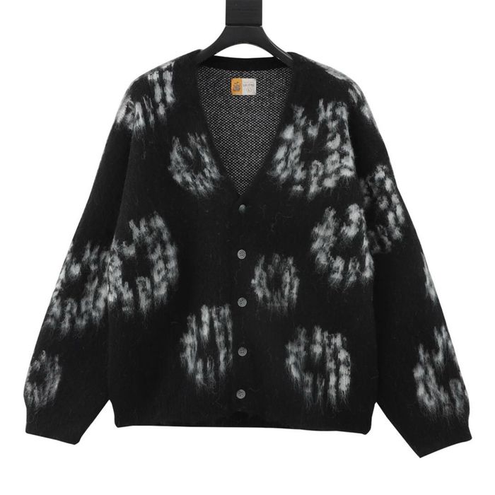 Nowy modny sweter