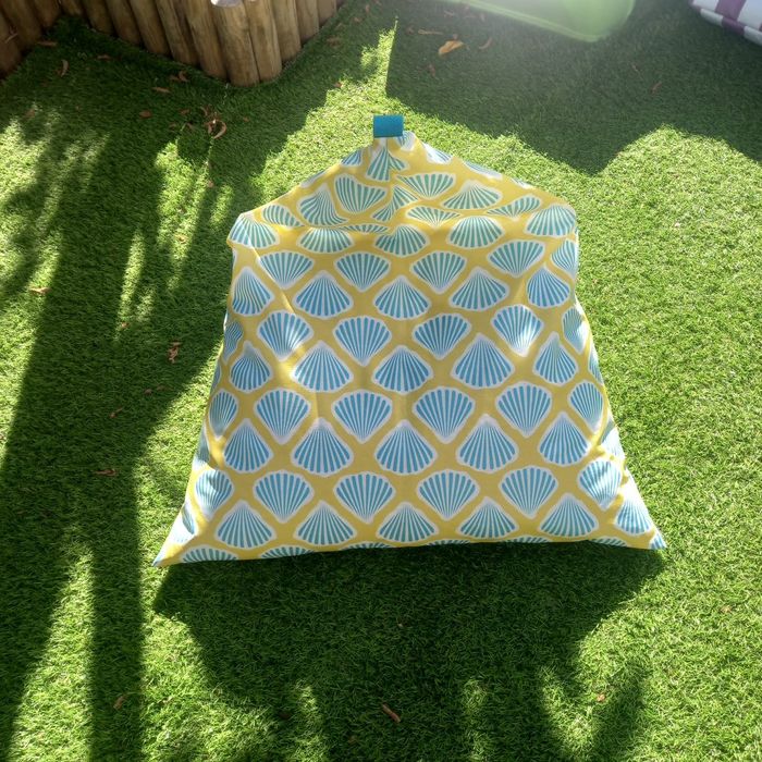 Puffs de praia e piscina
