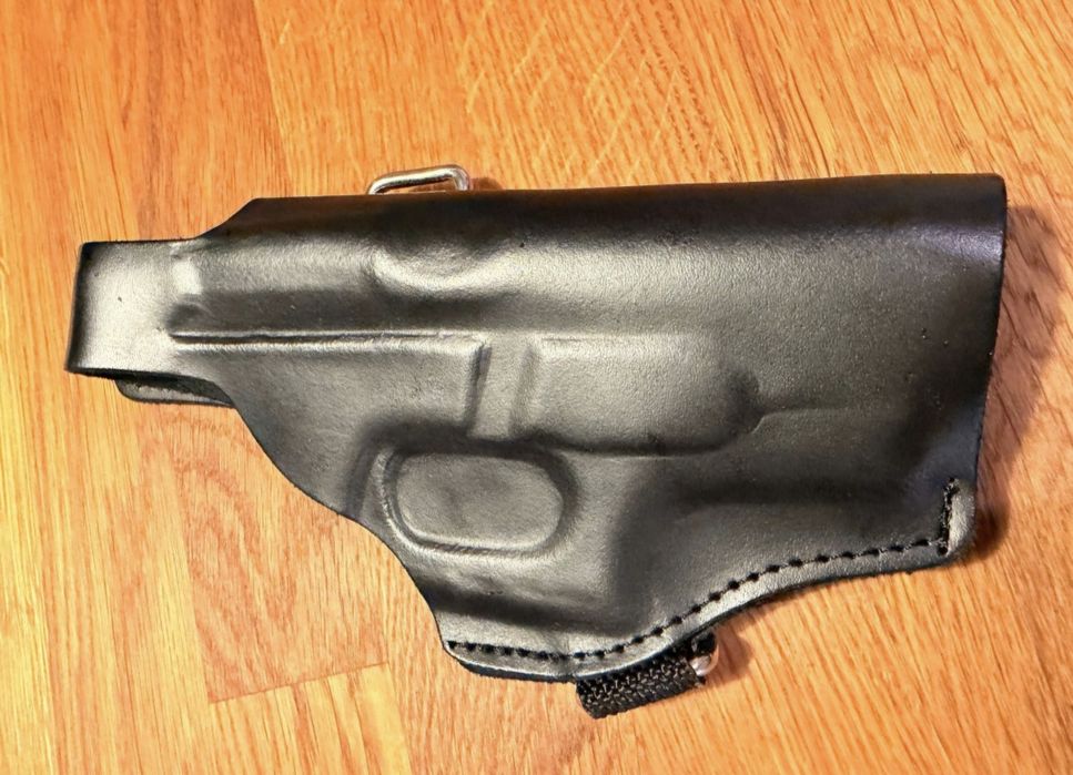 Skórzana kabura na pistolet gazowy RMG 19