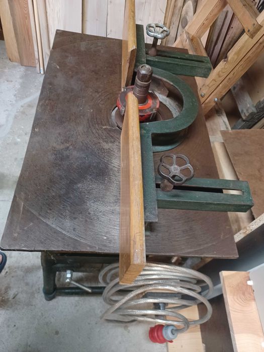 Frezarka stołowa do drewna