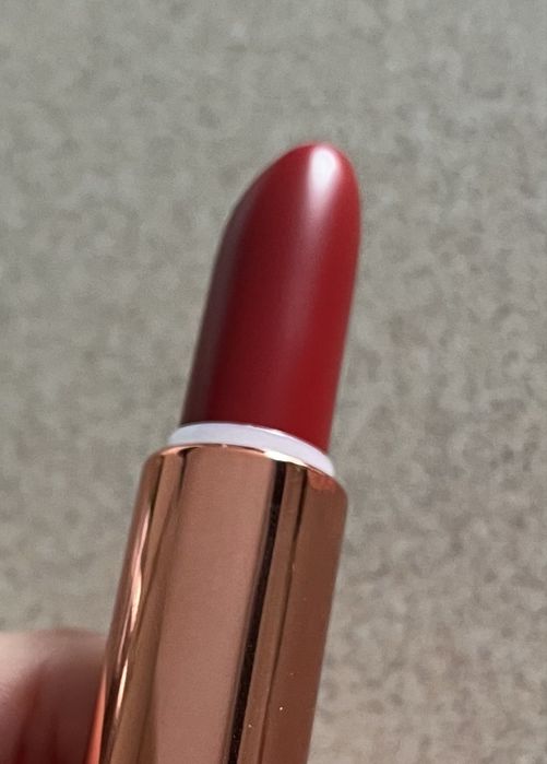 szminka Revolution Ruby