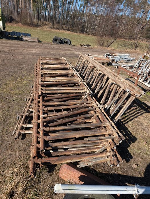 Płoty dla bydła, krów drabina paszowa, wygrodzenia samozatrzaskujace