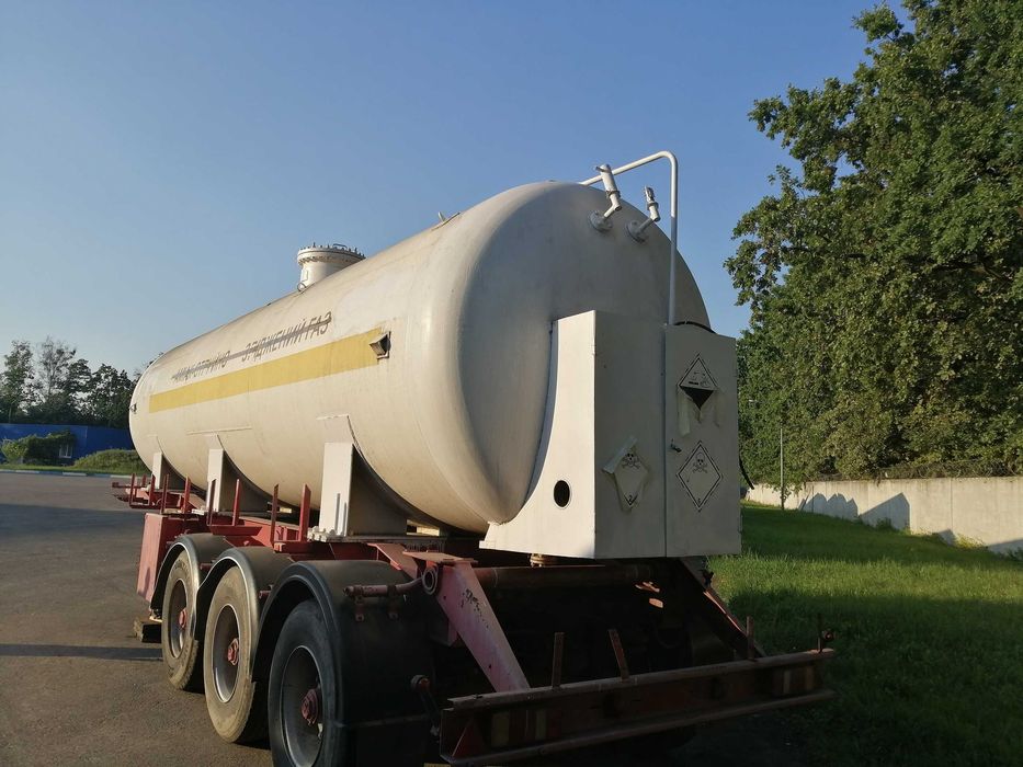 Напівпричіп-цистерна