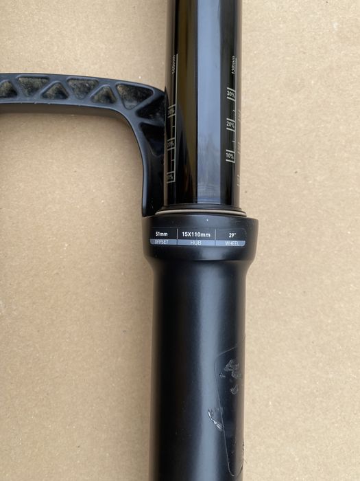 Suspensão Rock Shox Revelation 29