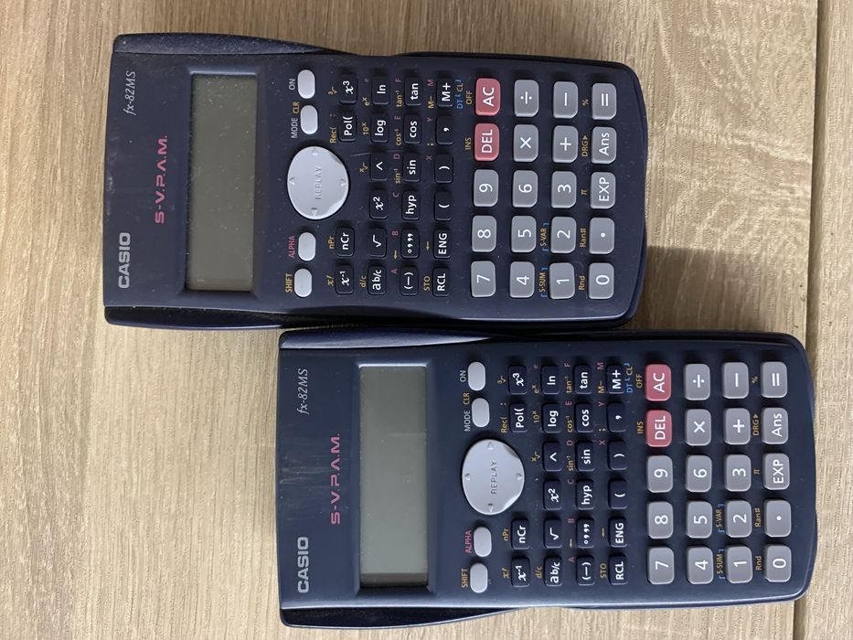 2 Calculadoras Casio — 10€
