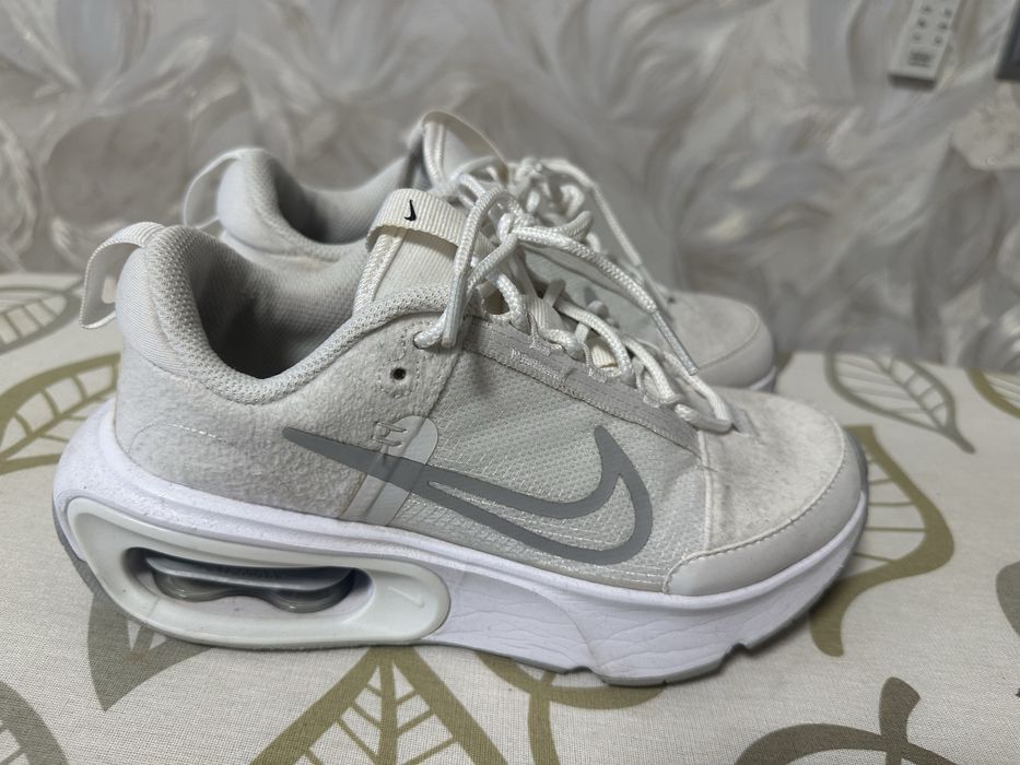 Кросівки Nike Air Max Intrlk WomenS Shoes White DQ2904-100 36 розмір.