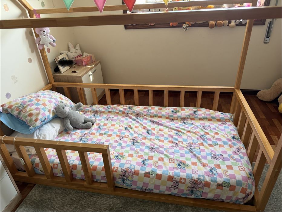 Cama montessori estilo casinha