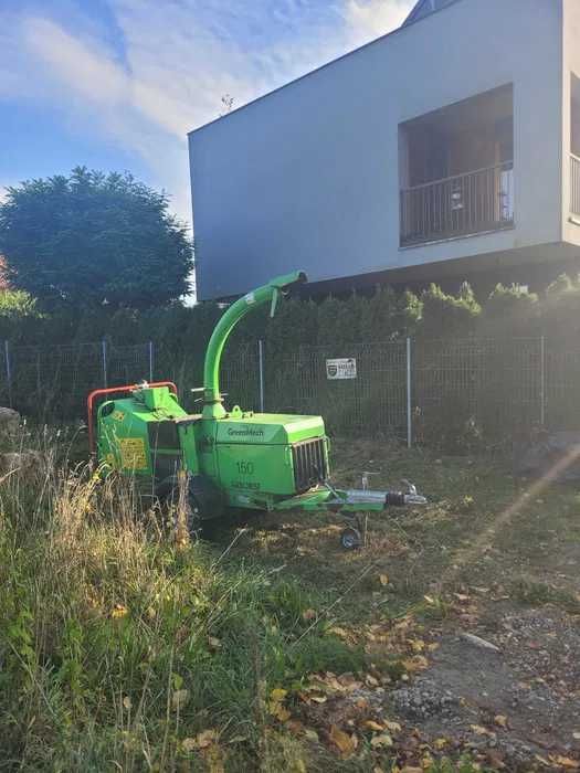 Wycinka Trudnych drzew , karczowanie działek , zrębkowanie gałęzi .