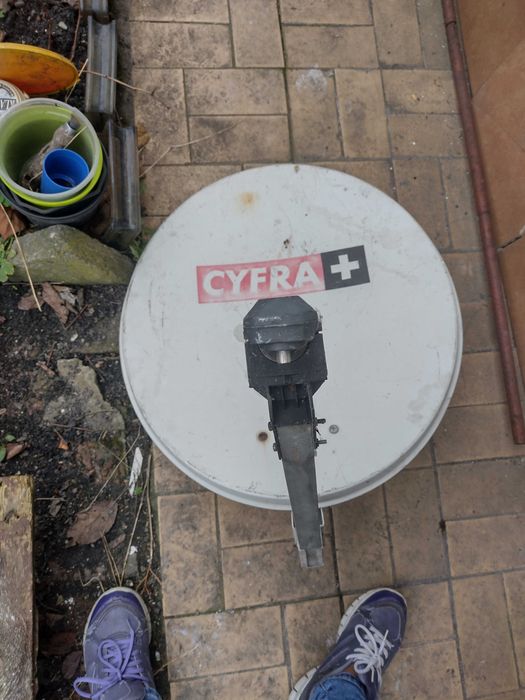 antena satelitarna z konwerterem