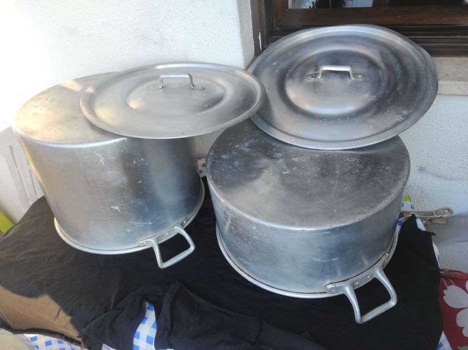 Uma Panela 34 e um tacho 36 , para  grandes patuscadas