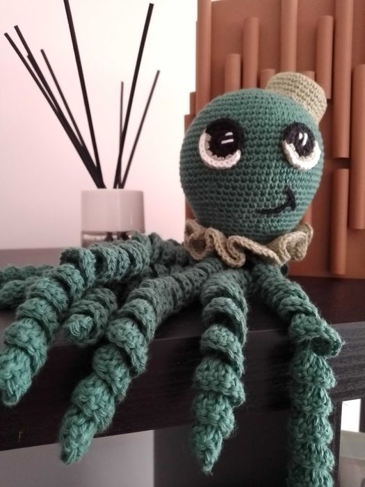 Polvo neo natal amigurumi