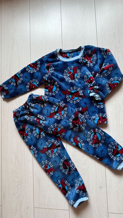 Продам теплу піжаму на хлопчика