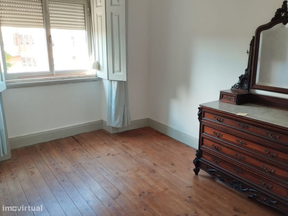 Apartamento T4 na Alameda da Conchada