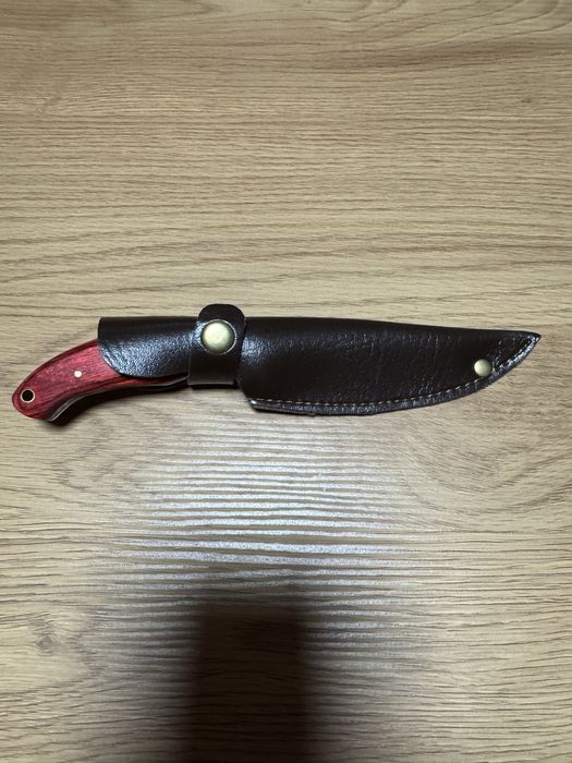 Nóż stal nierdzewna z etui