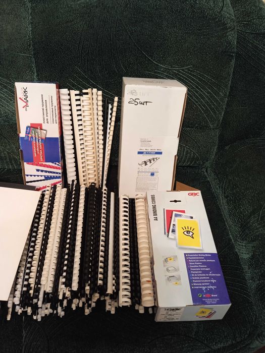 прилад для скріплення документів