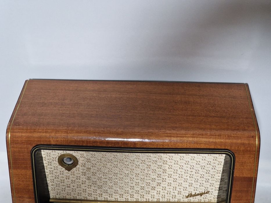Rádio antigo reparado Telefunken