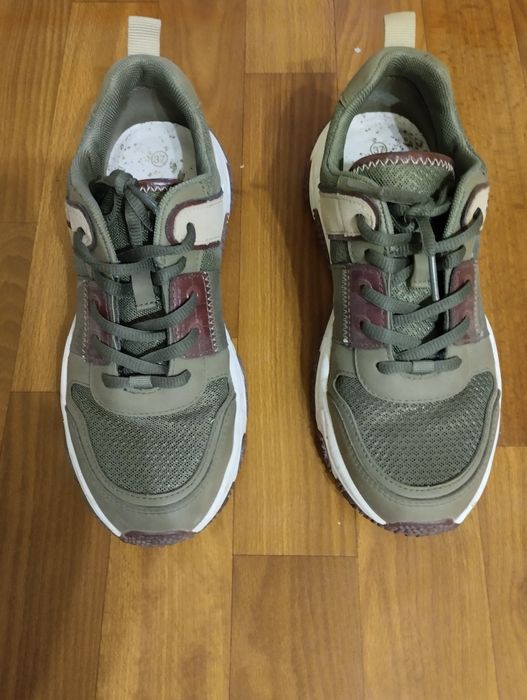 Кросівки жіночі bugatti