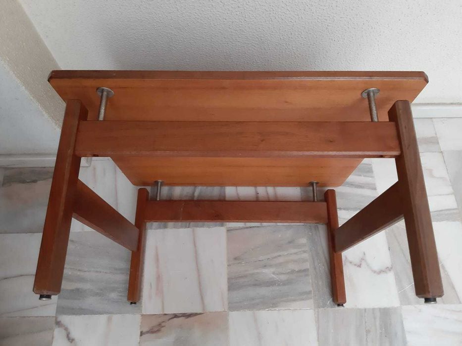 Mesa de Centro Olaio (Anos 60/70, Madeira Maciça: Freixo, Carvalho, Freijó ou Nogueira.