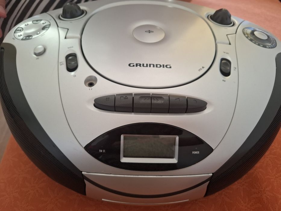 Radiomagnetofon grundig