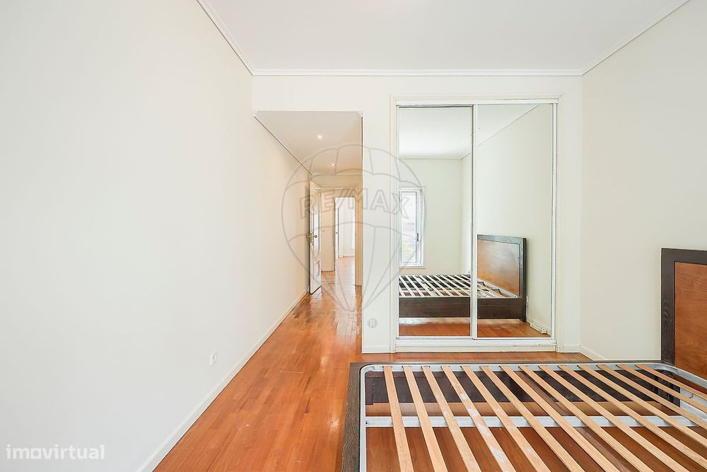 Apartamento T4 para arrendamento