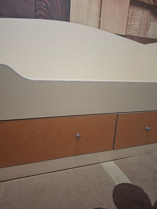 Продам кровать  с ортопедическим  матрасом