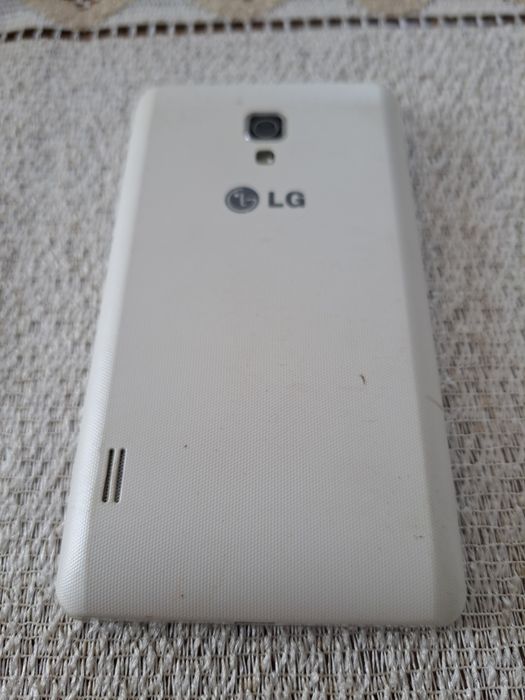 Telefon komórkowy sony imperia ST 21