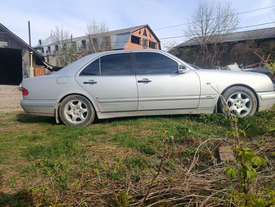 Mercedes W210 e290 td