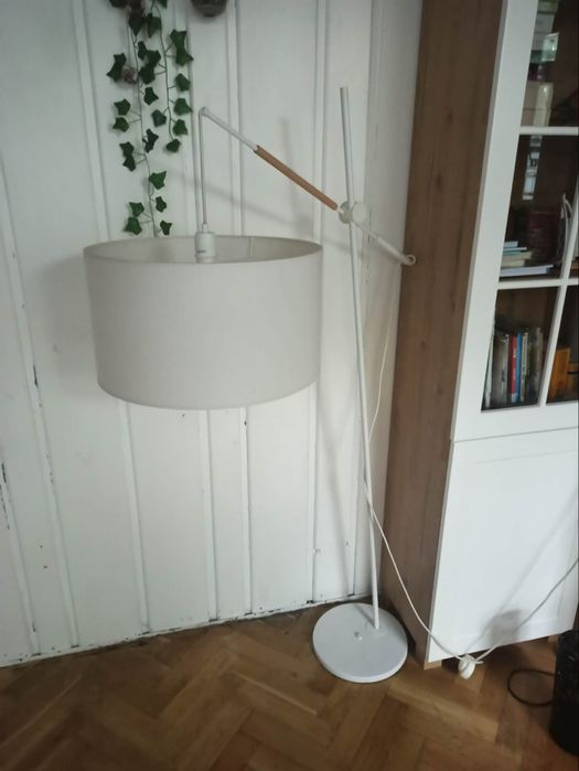 Lampa podłogowa xxx