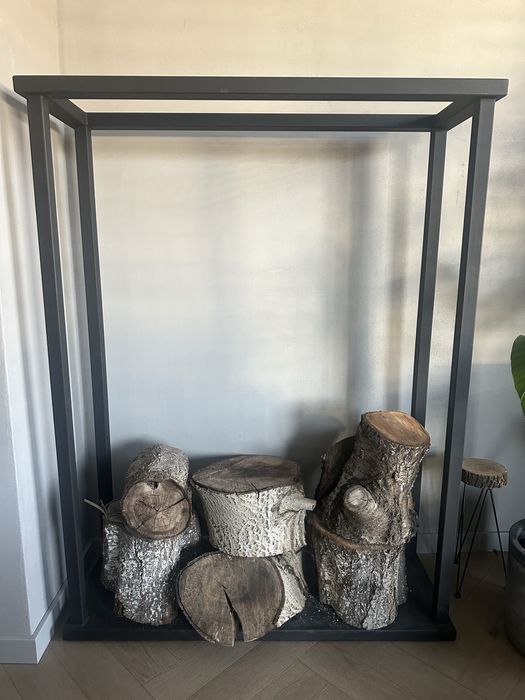 Stojak na drewno kominkowe