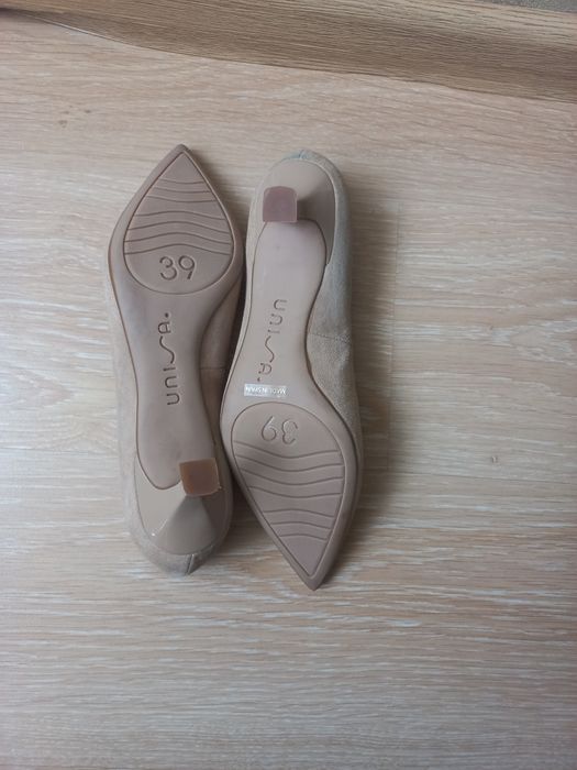 Нові туфлі Unisa (Іспанія),