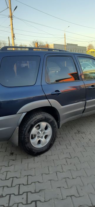 Продам Mazda Tribute