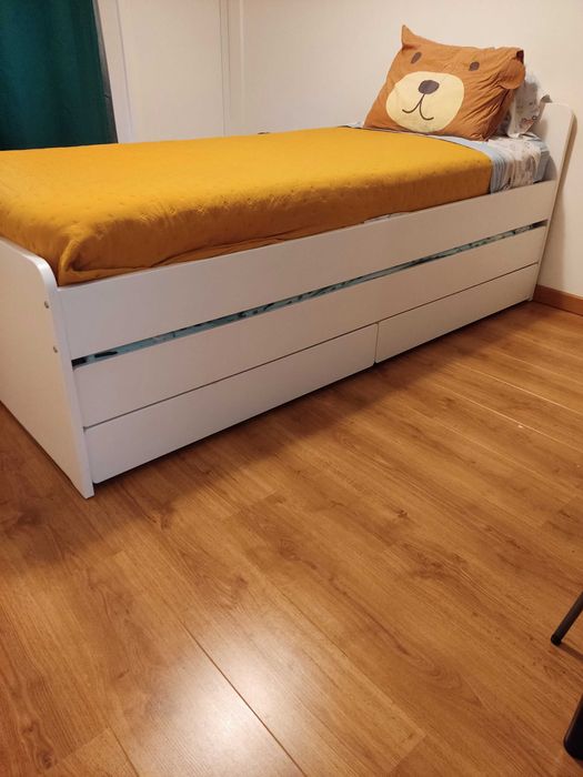 Cama SLÄKT IKEA Dupla e com Arrumação + 2 Colchões | Como Nova
