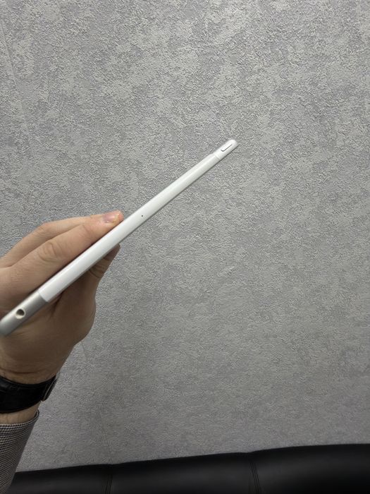 Планшет Apple iPad 7 128 GB Wifi+LTE Silver