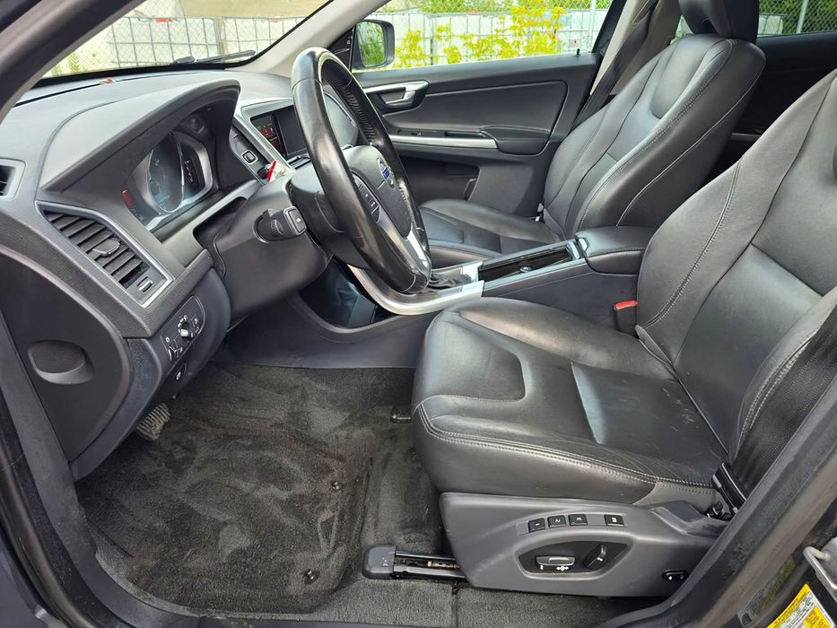 Volvo XC60      2015