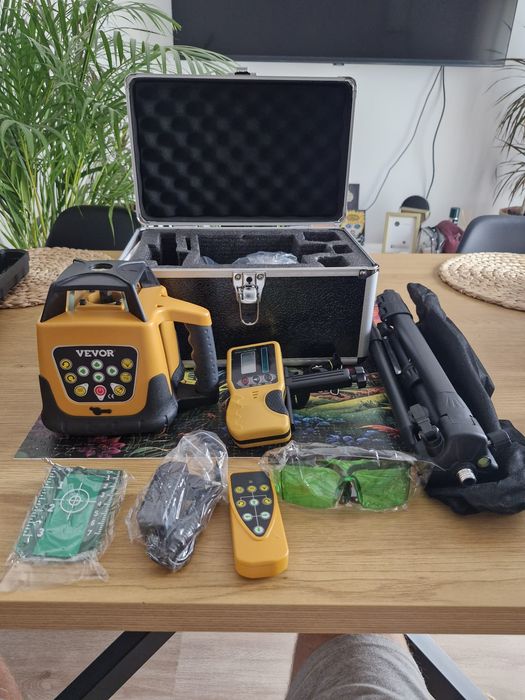 Laser Rotativo Verde 500 m Autonivelante + Tripé + Recetor – NOVO