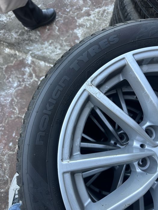 Комплект диски та резина BMW R17 - 225/50 Nokian Snowproof