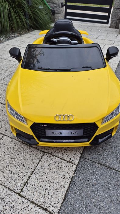 Samochodzik elektryczny AUDI TT rs