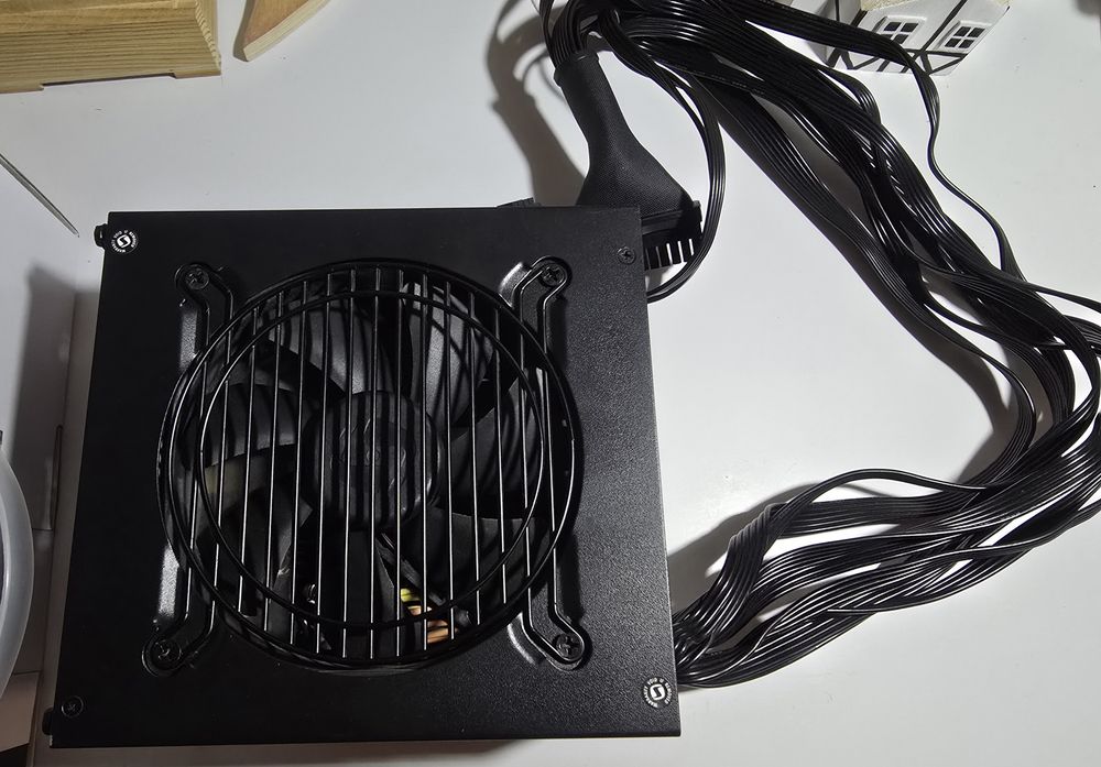 Zasilacz  do komputera 600w