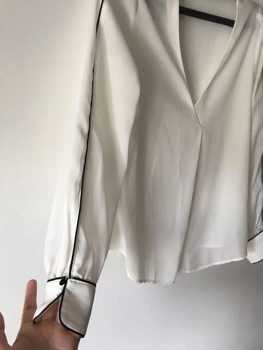 Blusa Branca elegante e fresca Tamanho XS ,usada apenas uma vez.