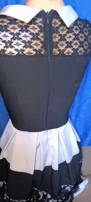 Sukienka elegancka czarno biała z koronką