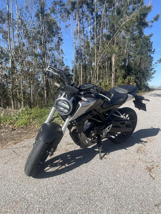 Honda cb125r 2019