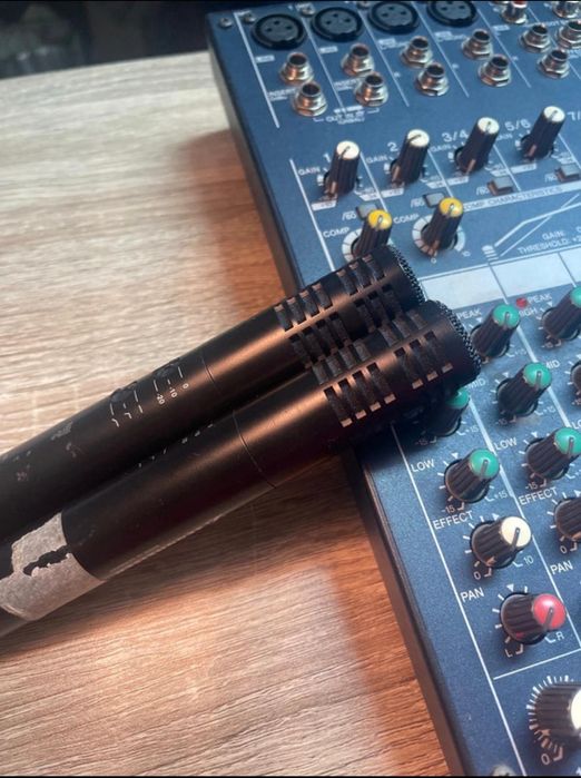 Mesa de Mistura Yamaha – 4 Entradas XLR + 2 Microfones