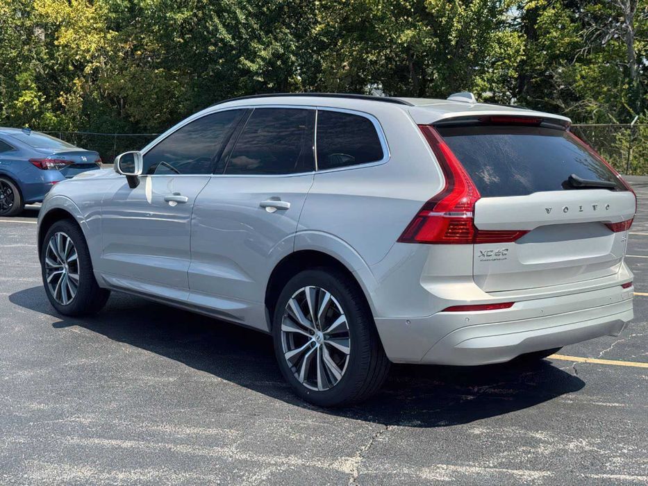 Volvo XC60 B5 Momentum      2022