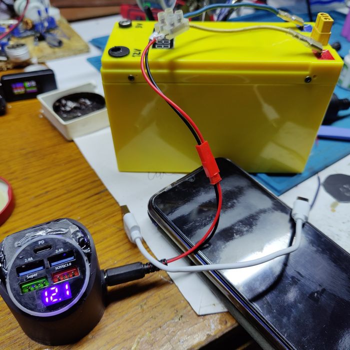 Зарядки для машинок, АКБ та безперебійники