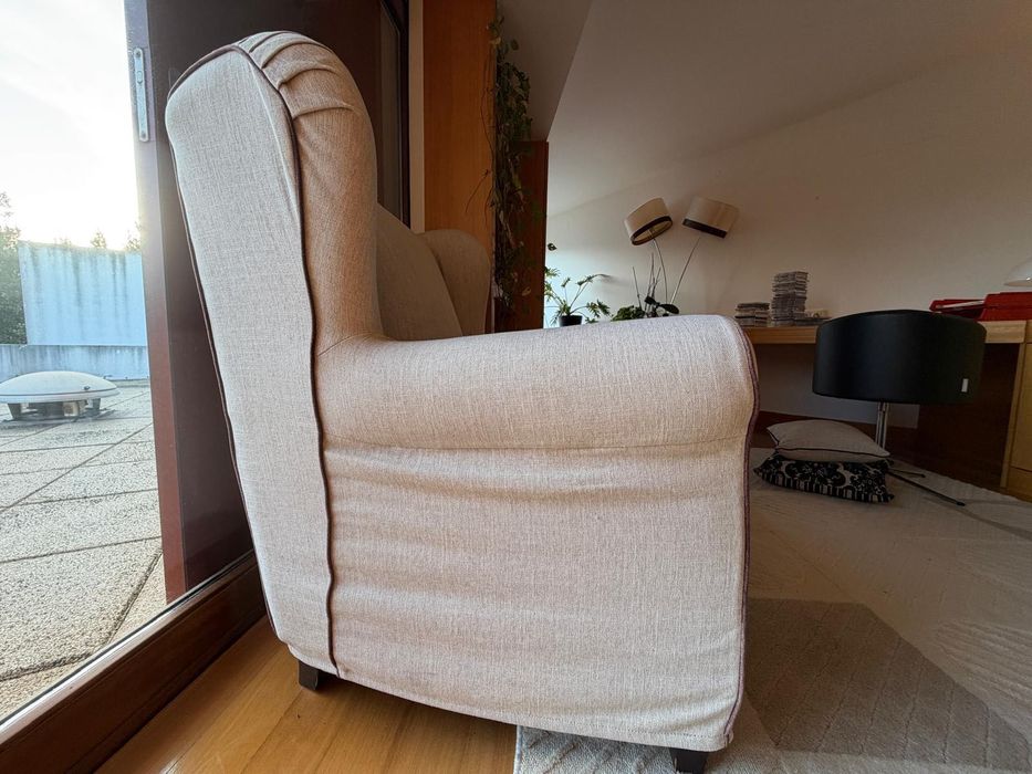 Sofá/ namoradeira bege