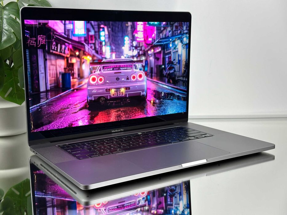 Nieziemska Moc Apple MacBook Pro 16" A2141 32GB 1TB Karta Radeon 8GB