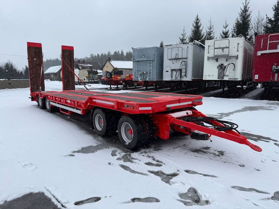 Goldhofer Przyczepa niskopodwoziowa 4-osiowa Długość 9,25 m Najazdy Hydrauliczne 2010 rok